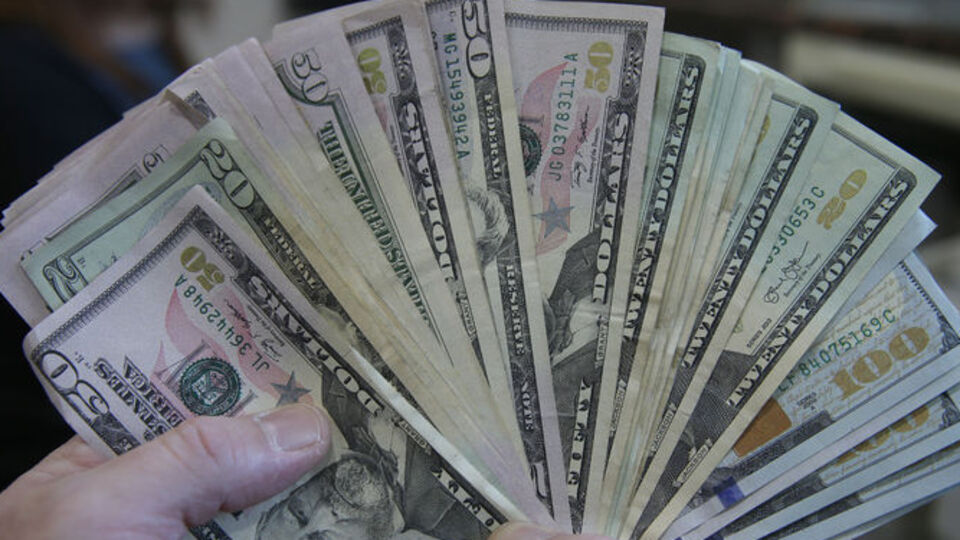 Dolar /TL düşüşe geçti
