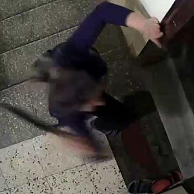 Satır ve bıçakla komşusunun kapısına dayanan o kadın konuştu!