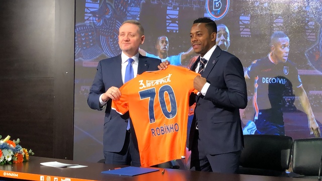 Robinho imzayı attı!