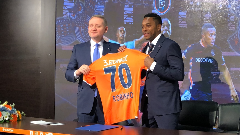 Robinho imzayı attı!
