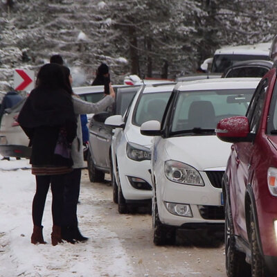 Yüzlerce araç yolda kaldı!