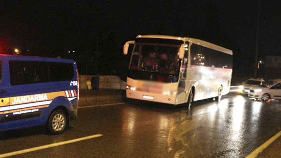 Şoför kalp krizi geçirdi, faciayı yolcu önledi