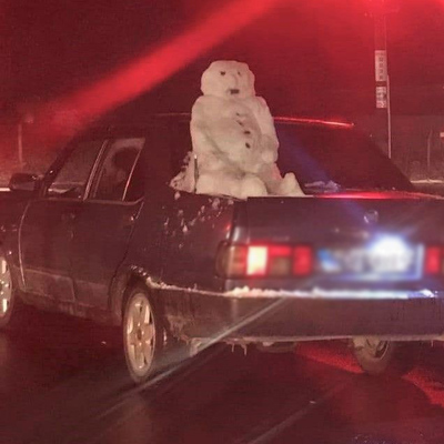 Görenler şok oldu! Tekirdağ'da kardan adamlı seyahat