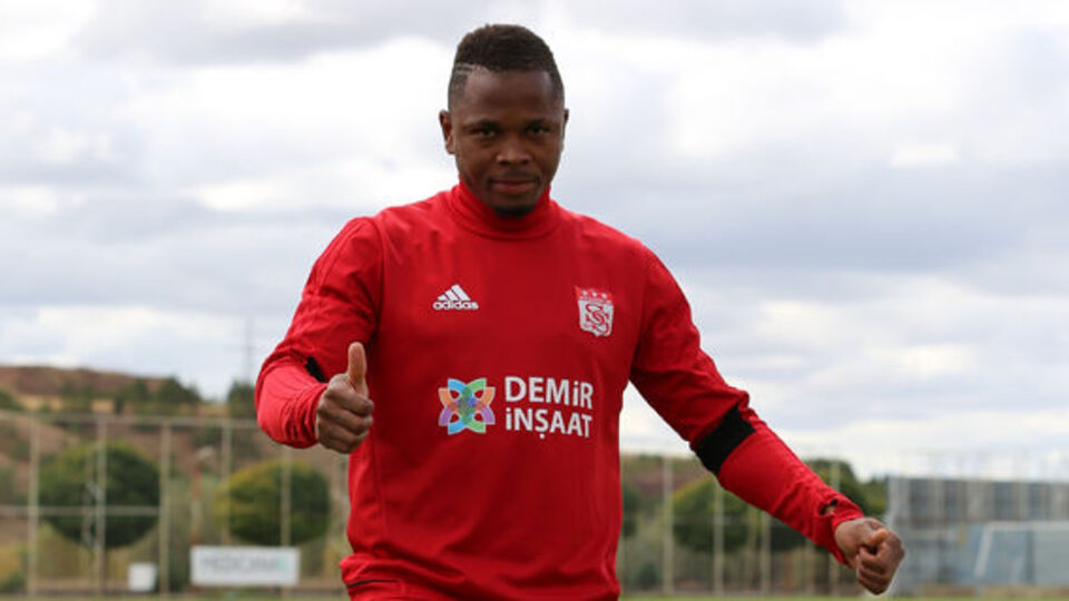 Sivasspor'da 3 futbolcu kampa götürülmedi