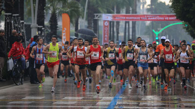 5 Ocak Adana Kurtuluş Yarı Maratonu tamamlandı