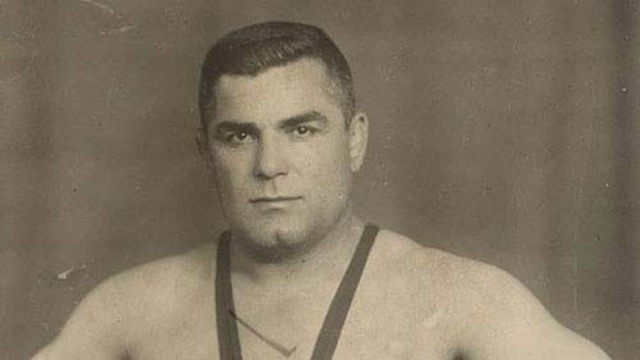 Şampiyonlar, Yaşar Doğu'nun izninde
