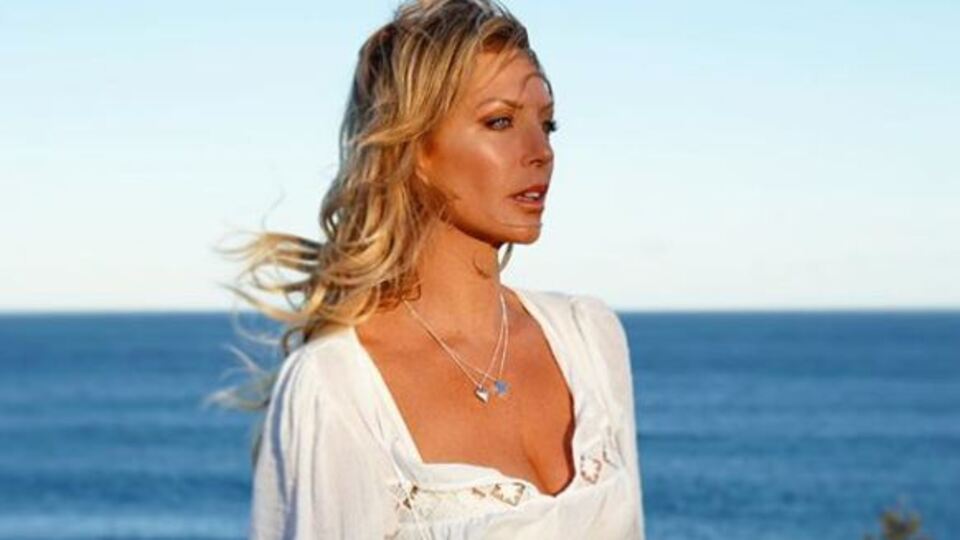 Ünlü manken evinde ölü bulundu!