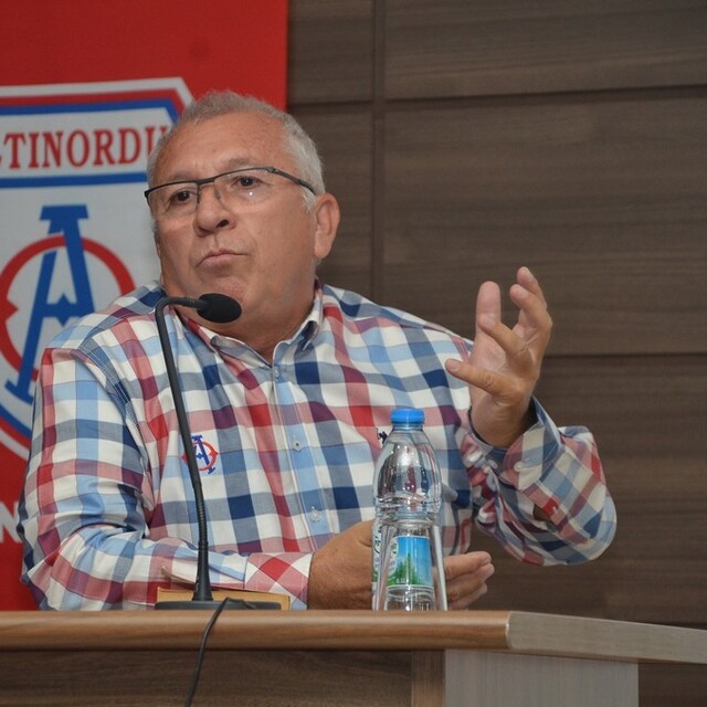 "Bizim işimiz profesyonel futbolcu yetiştiriciliği"