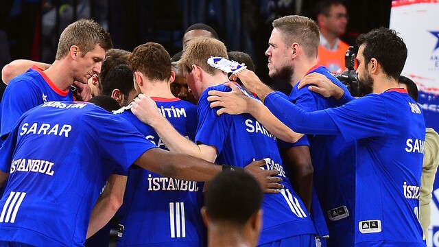 Anadolu Efes, Litvanya deplasmanında