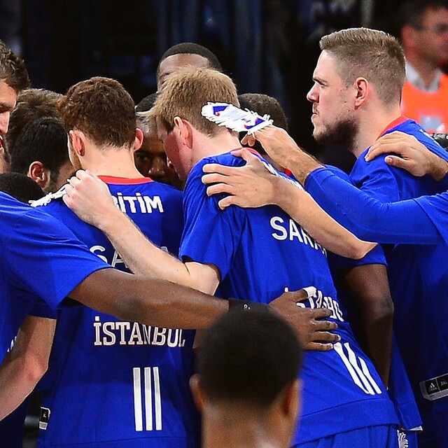 Anadolu Efes, Litvanya deplasmanında