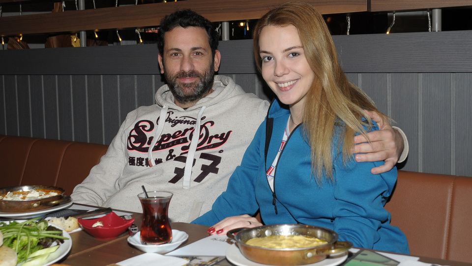 "Eşimle birlikte kahvaltıya geldik"