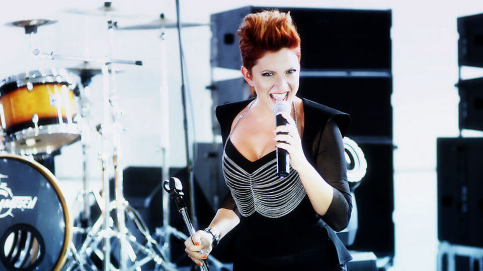 Aslı Gökyokuş 'Dünya' ile dönüyor