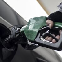 Bu geceden itibaren benzin ve motorine zam geliyor