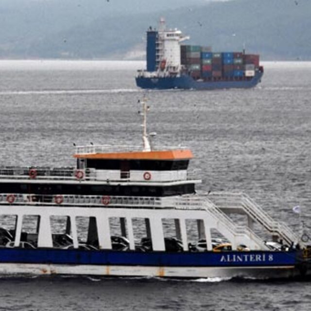 Kuzey Ege'de feribot seferleri iptal edildi