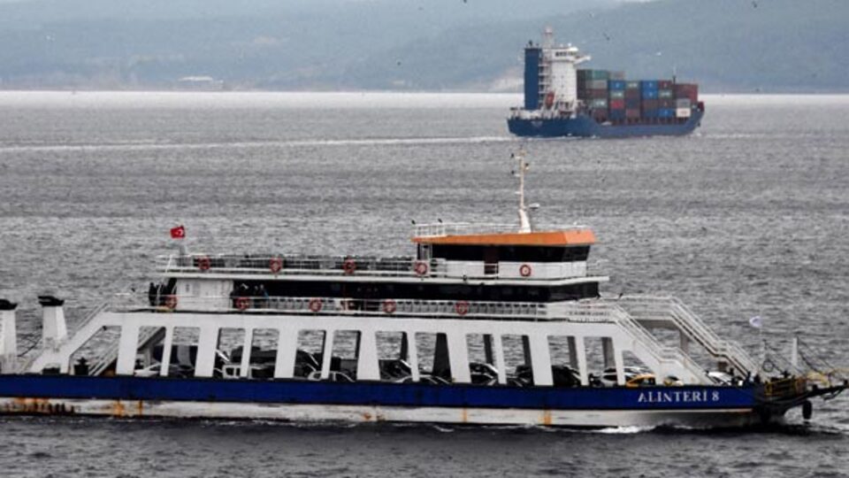 Kuzey Ege'de feribot seferleri iptal edildi