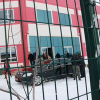 Gitar kutusundan çıkarıp vurdu!