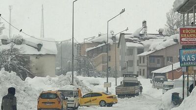 Karayolu ulaşıma kapandı