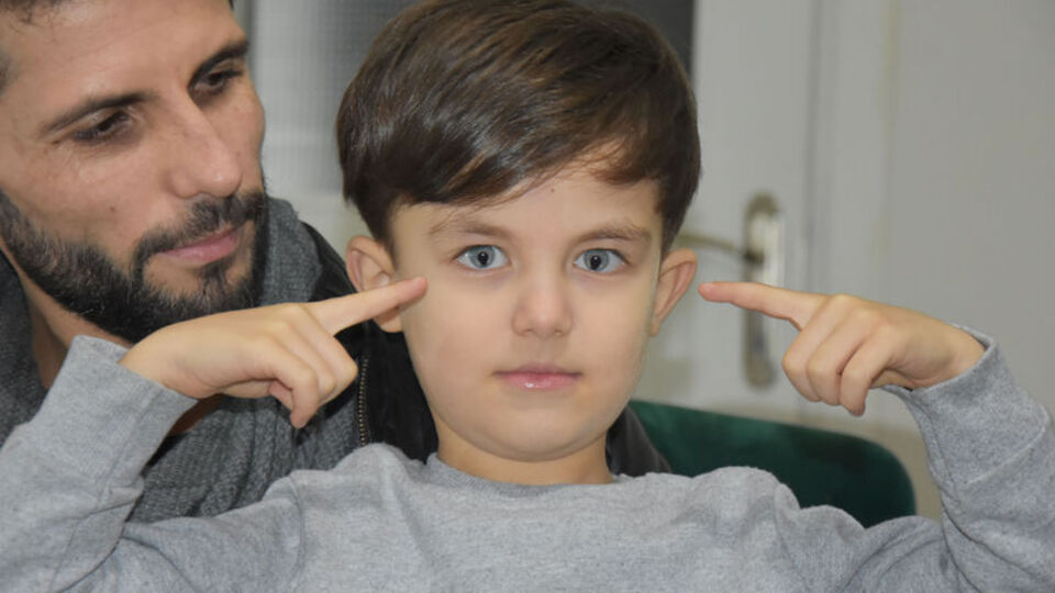 Gözlerini görenler hayrete düşüyor!