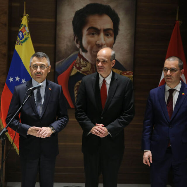 Cumhurbaşkanı Yardımcısı Oktay, Venezuela'da