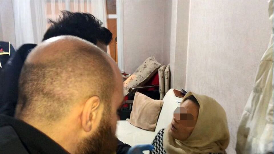 Polisi bile çileden çıkardı! Operasyonda evdeki kadına büyük tepki...