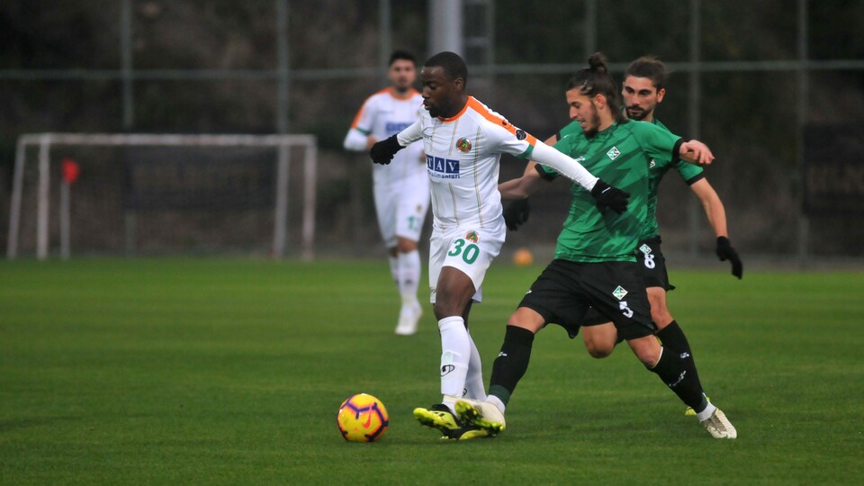 Alanyaspor rahat kazandı