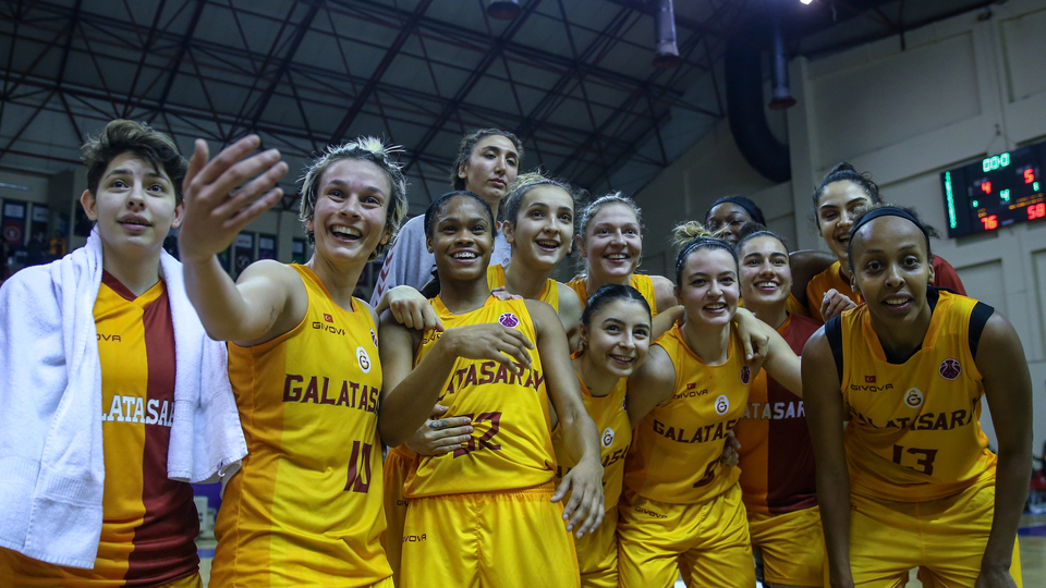Galatasaray'dan 18 sayı fark!