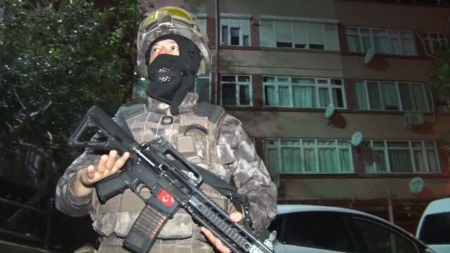 İstanbul'da uyuşturucu operasyonu: 1'i eski polis, 25 gözaltı