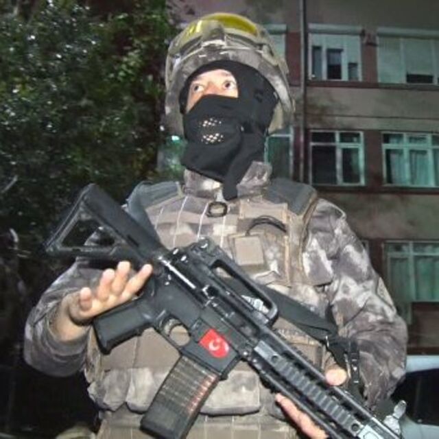 İstanbul'da uyuşturucu operasyonu: 1'i eski polis, 25 gözaltı