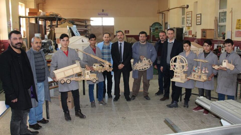 Türkiye'nin ilk ekolojik oyuncak yapan lisesi