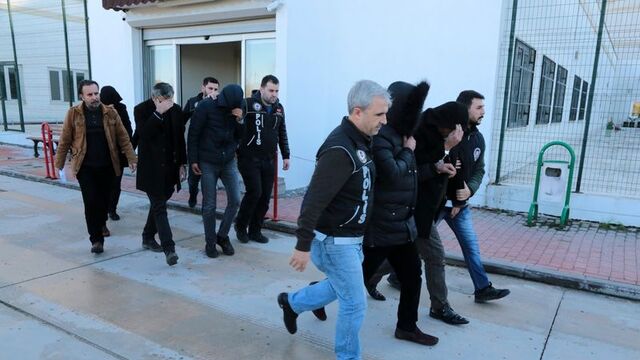 56 kişi gözaltında! 8 bini sentetik 11 bin hap, 10 kilo esrar ele geçti