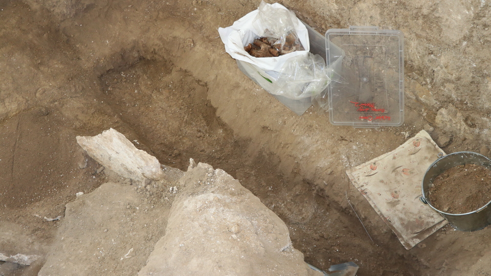 6 asır önce yapılan cami kazısından çıktı. Eyyubi sultanının mezarı bulundu