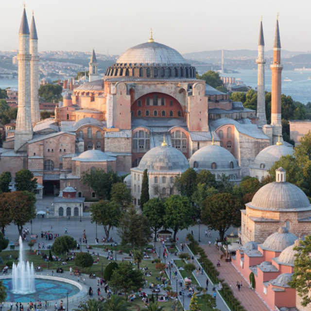 İstanbul Cuma namazı saat kaçta?