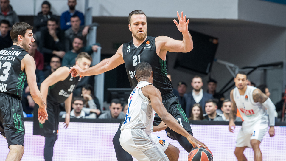 Darüşşafaka Tekfen kıl payı yenildi