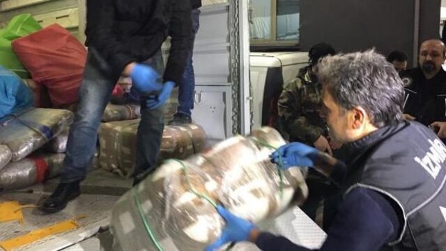 İzmir'de soruşturma genişliyor: 200 kilogram uyuşturucu daha ele geçirildi