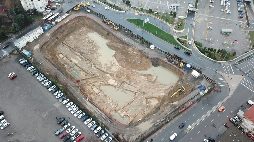 İstanbul'un göbeğinde kazdıkça çıkıyor