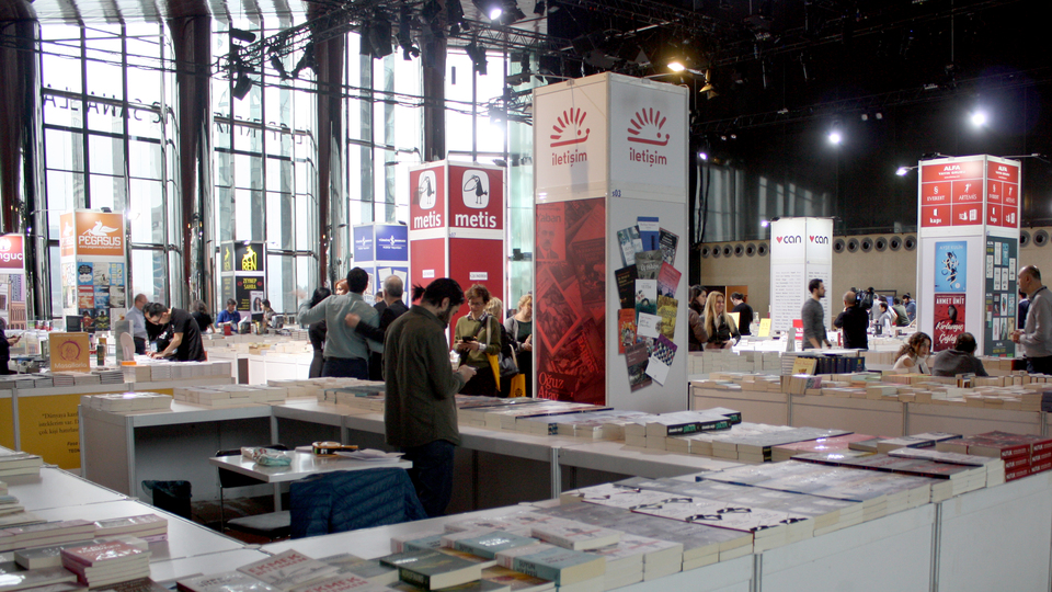 '1. Kitap Fuarı İstanbul' açıldı