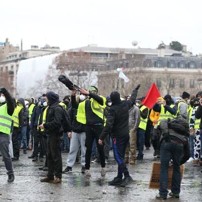 Sarı yelekliler yeniden sokaklarda