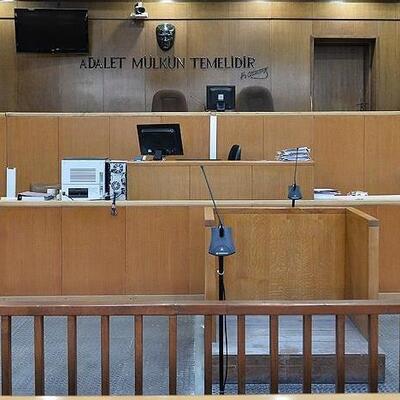 HSK'nın ihraç ettiği iki hakim tutuklandı