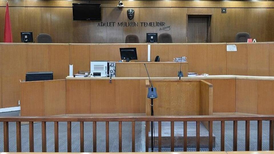 HSK'nın ihraç ettiği iki hakim tutuklandı