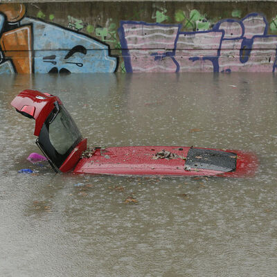 Burası İzmir! 1 aylık yağmur 3 günde yağınca...