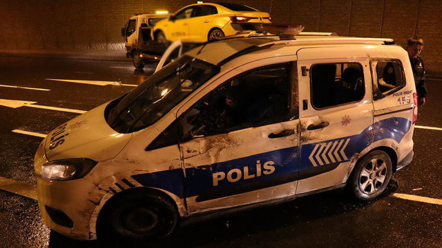 Polis-taksici kovalamacasında kaza: 2 polis yaralı