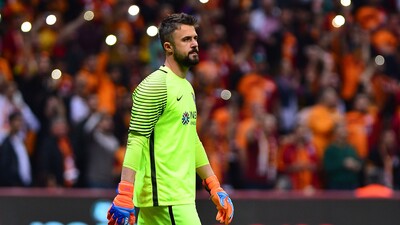 Sürpriz karar! Futbolu bıraktı!