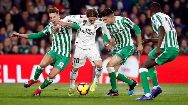 Real Madrid 88'de güldü!