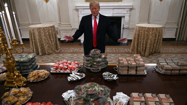 Beyaz Saray'da mecburi 'fast-food ziyafeti'