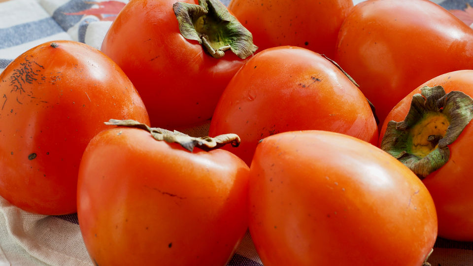 Hurmayı çekirdekleriyle yiyince...