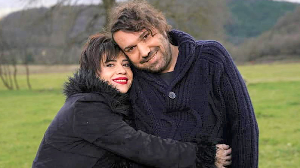 'Aşk Yüzünden' bir aradalar