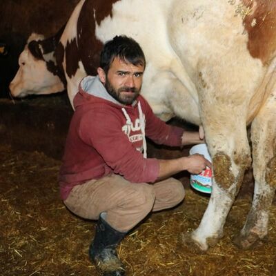 6 yıldır atanamayan öğretmen çareyi köyünde buldu!