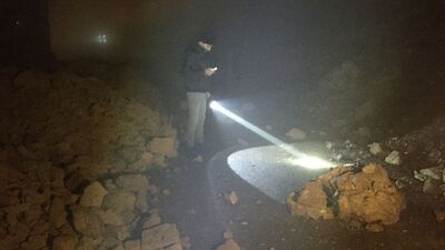 Toprak kaydı, 30 metrelik istinat duvarı çöktü!