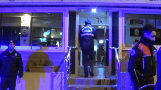 Barda silahlı kavga: Baba darp edildi, oğlu vuruldu