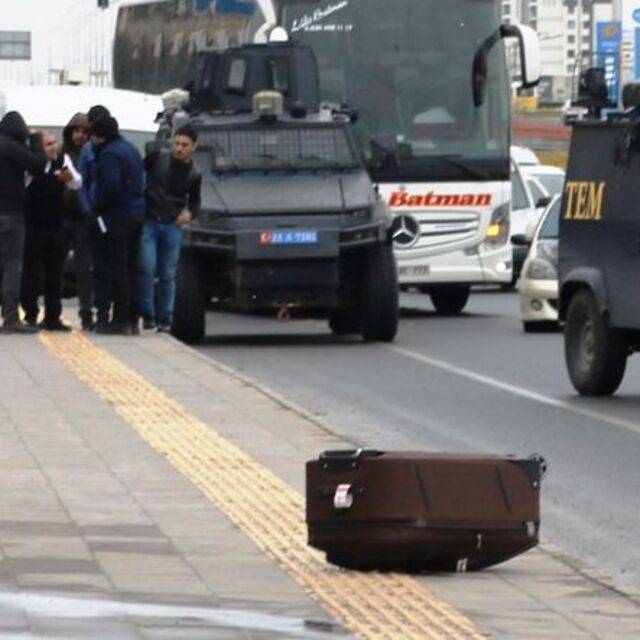 Diyarbakır'da şüpheli valiz paniği!